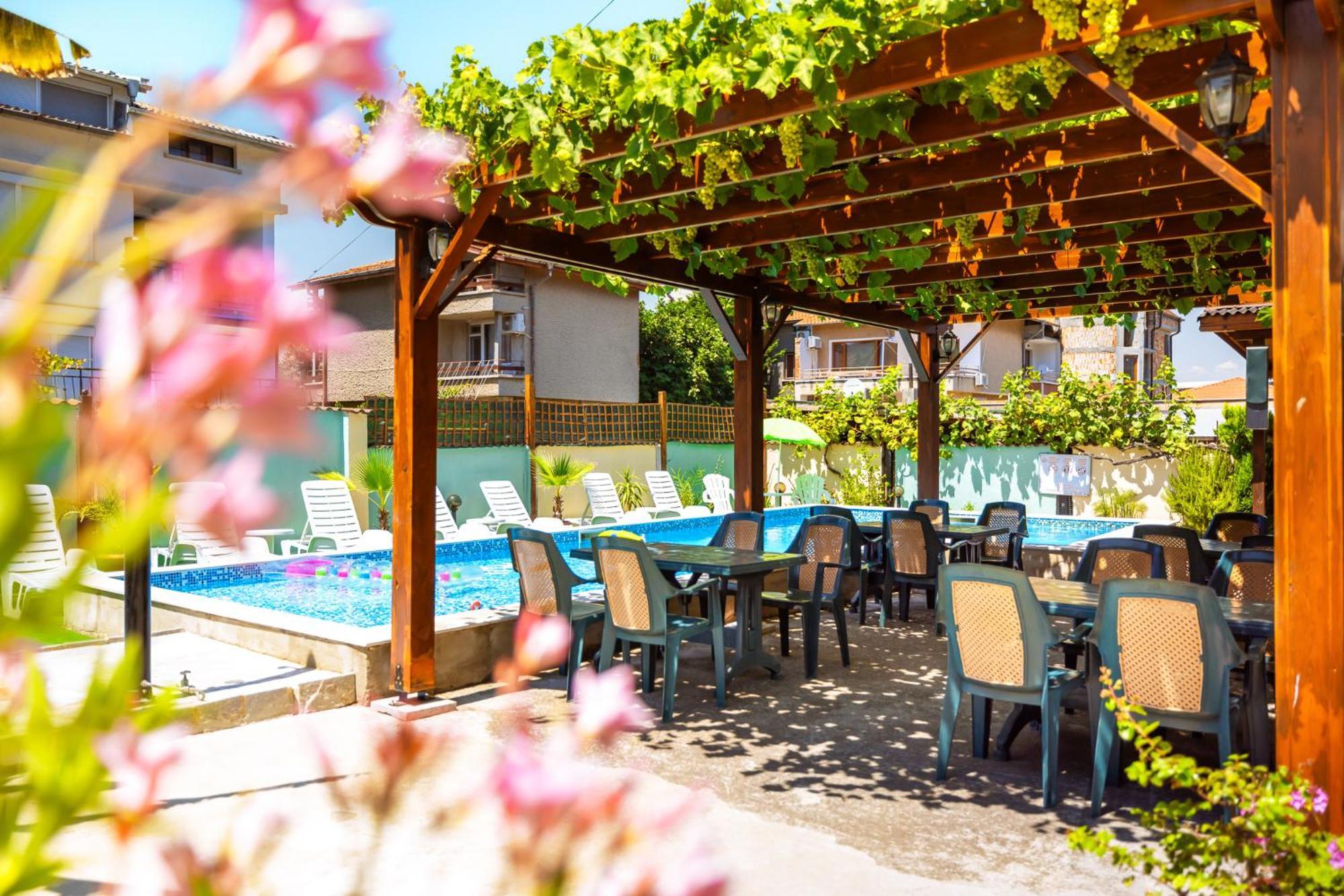 Paradise Czernomorec Zewnętrze zdjęcie